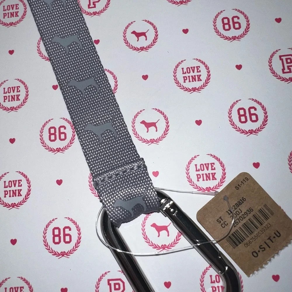 💗NWT VS PINK KEYCHAIN💗